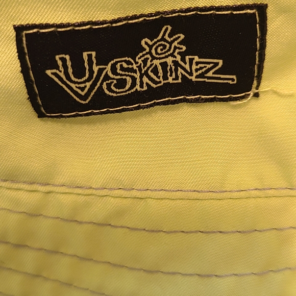 Two UV Skinz reversible toddler summer hats - Picture 3 of 4